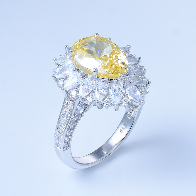 Pear Diamond Ring Settings