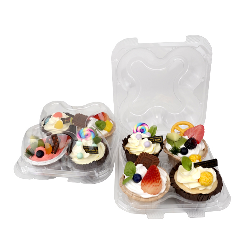 4 cupcakes clear plastic containers