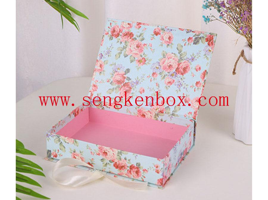 Packaging Paper Box With Silk Hand-Held